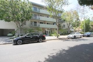 Building Photo - 645 Westmount Dr Rental