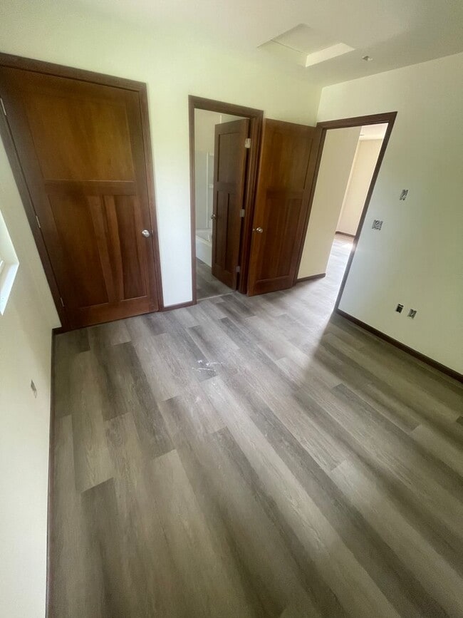 Photo - 806 8th Ave NW Unidad Upper Level