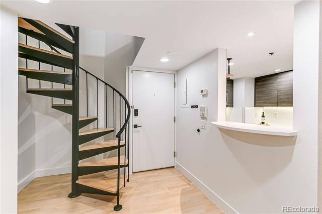 Photo - 350 Detroit St Unidad 413