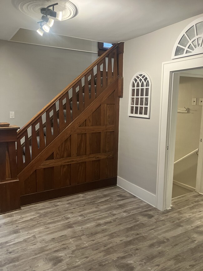 Photo - 607 E Farnum Ave