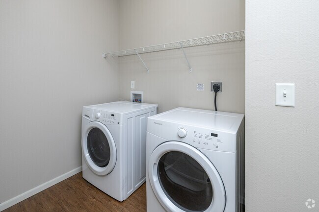 1BR, 1BA - 774SF - Laundry