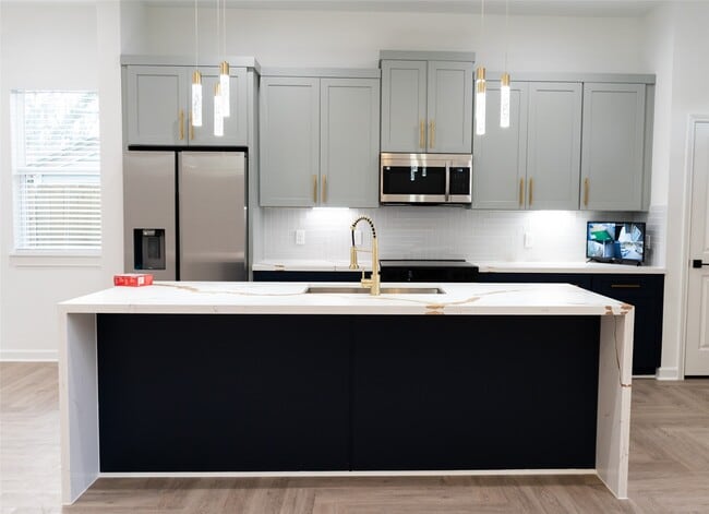 Photo - 5018 Dieppe St