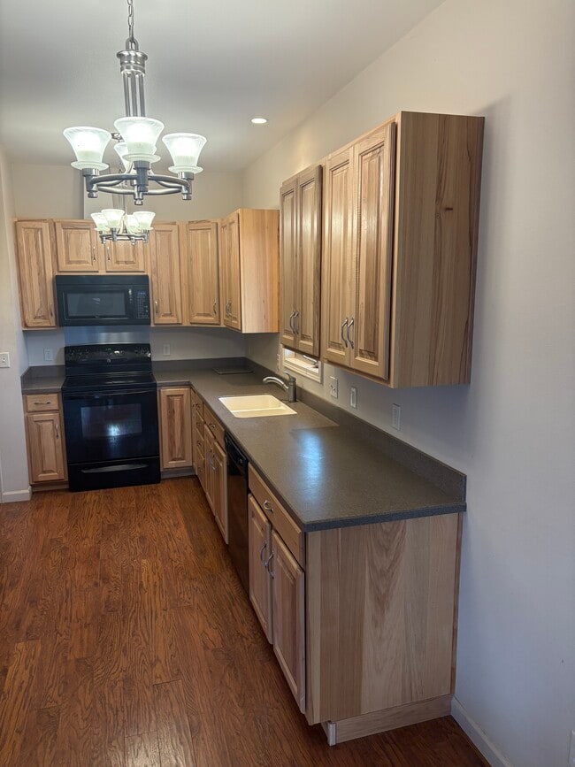 Photo - 407 Walnut St