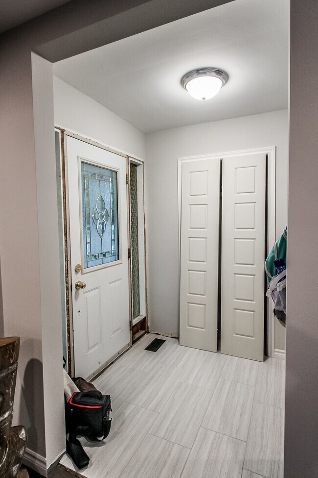 Photo - 668 Highpoint Ave