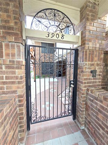 Photo - 3908 Denham Way