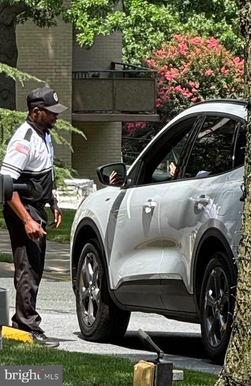 Photo - 5225 Pooks Hill Rd Unidad 1717N