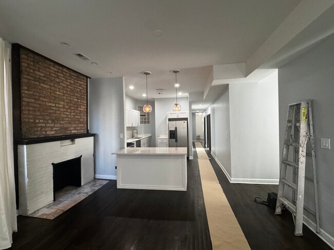 Building Photo - 437 E 46th St Unit 2