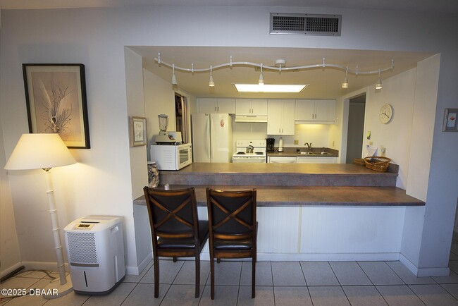 Photo - 1571 S Atlantic Ave Unit 111