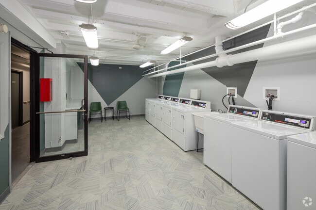 Photo - Plaisance Apartments