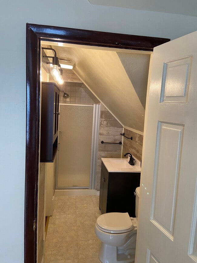 Building Photo - 1506 Mississippi St Unit Upper