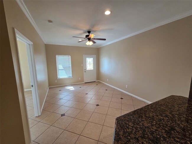Photo - 928 Runneburg Rd