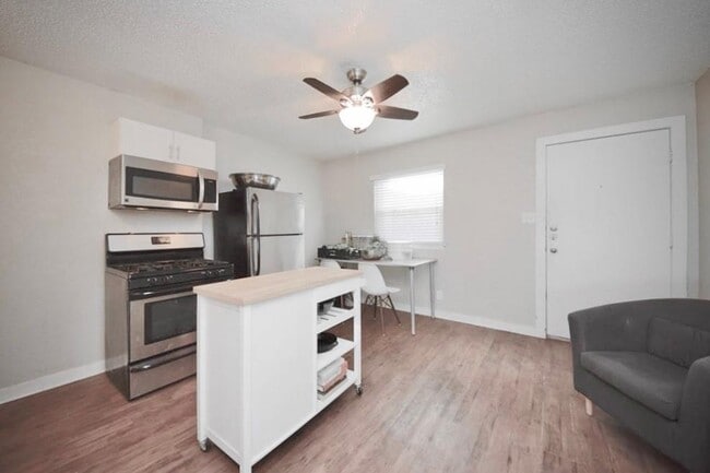 Photo - 2401 Manor Rd Unit 132A