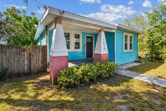 Building Photo - Downtown Tampa bungalow
