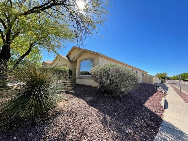 Photo - Charming Corner Lot - 4 Bedroom/ 2 Bathroom