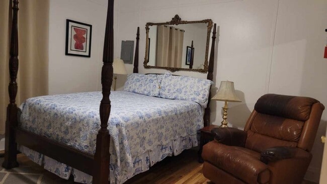 Photo - 505 Glover St