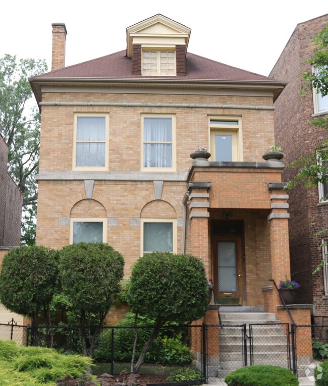 Building Photo - 5024 S Prairie Ave Rental