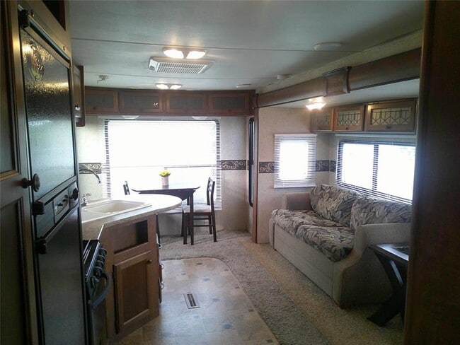 Photo - 19115 NE Miami Ct