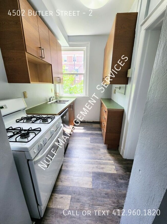 Building Photo - 4502 Butler St Unit 2