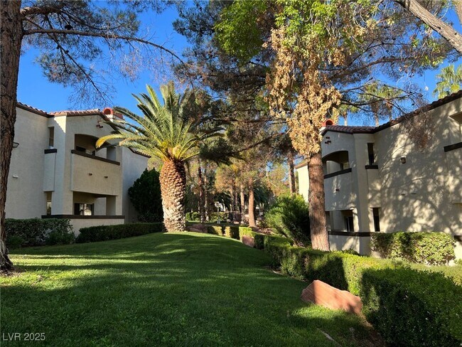 Photo - 2975 Bluegrass Ln Unit 1422