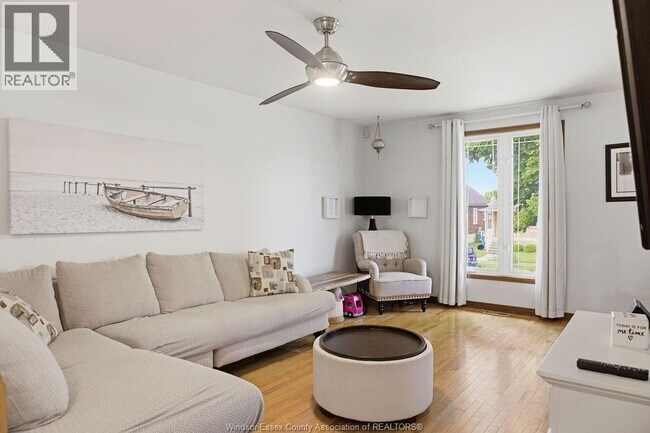 Photo - 1646 Langlois Ave