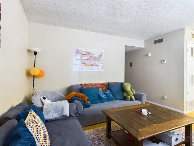 Photo - 803 W 28th St Unit 105