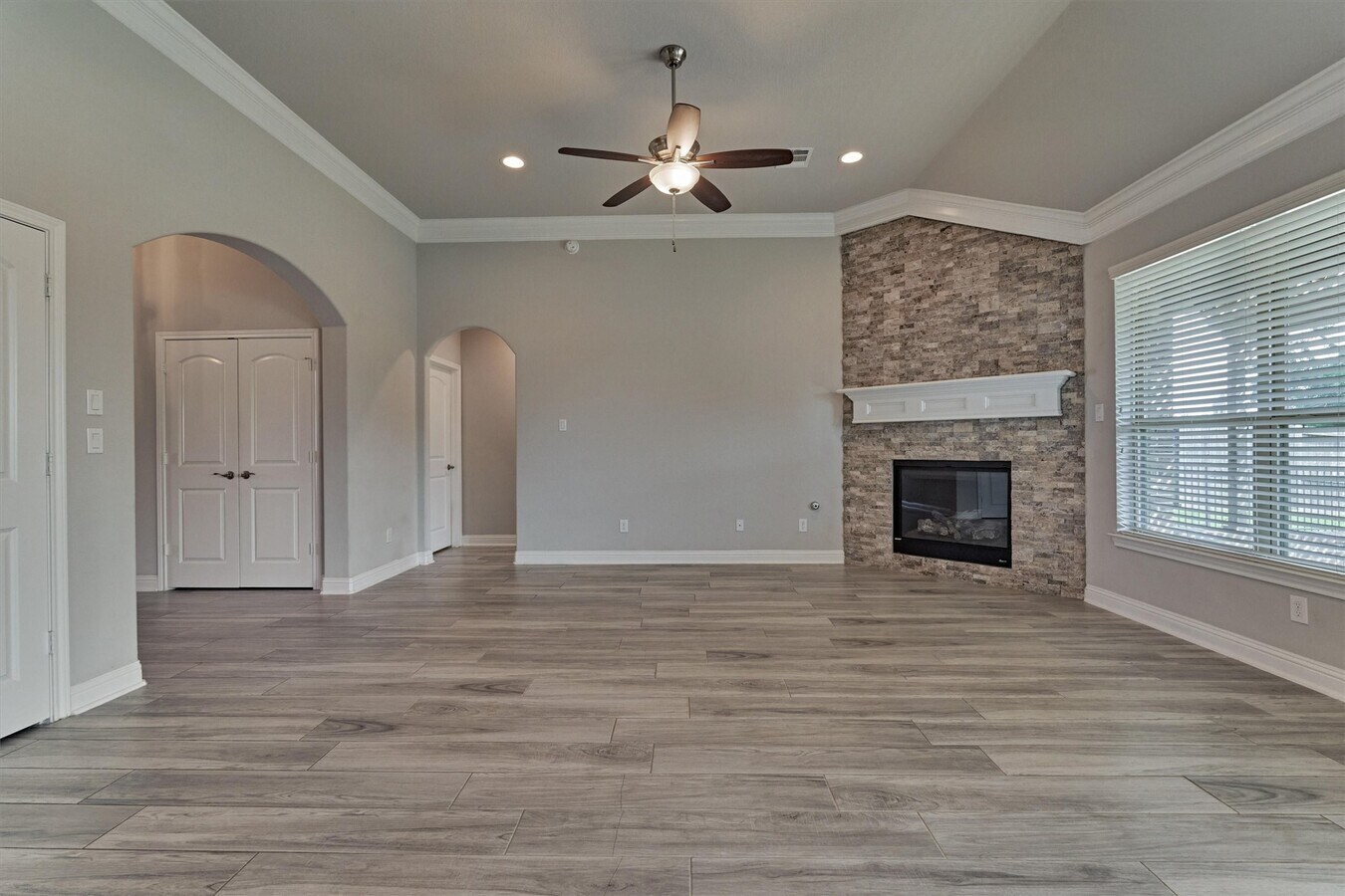 Photo - 180 Racetrack Ln