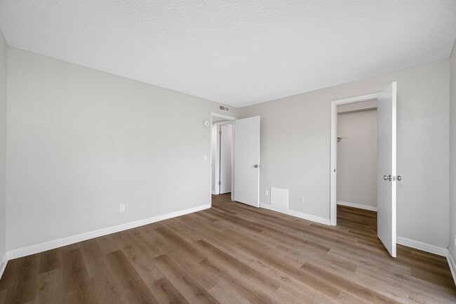 KC Flats Apartments
