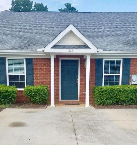 Building Photo - 622 Brook Trail