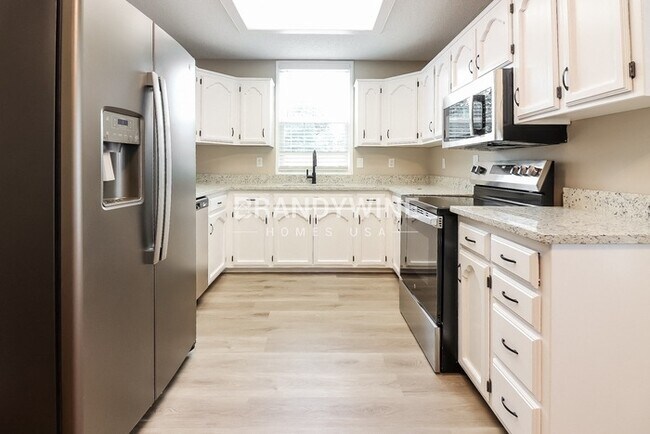 Photo - 106 W Laredo Trail