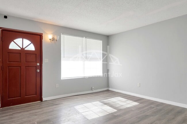 Photo - 6746 Helston Ct