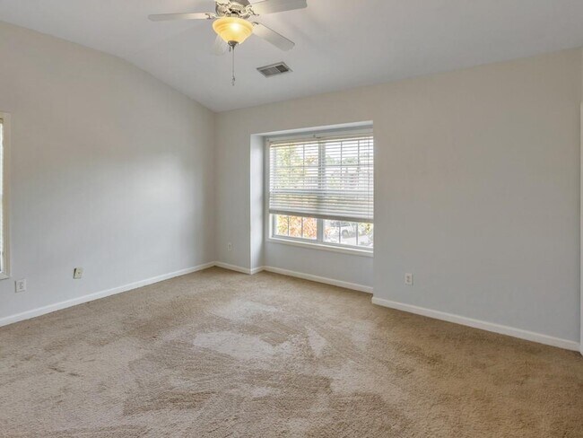 3214 Greenwood Oak Dr