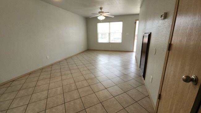 Photo - 3318 N Detroit Ave Unit #1
