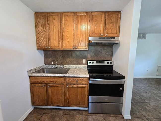 Photo - 2147 Dodge Ave Unit B