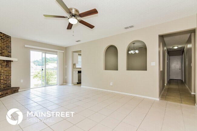 Photo - 839 Cinnamon Dr