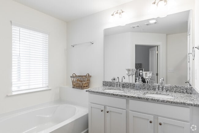 3BR, 2.5BA - 1911SF (Crestford) Primary Bathroom