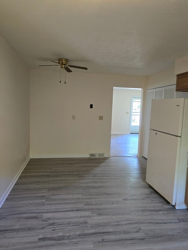 Photo - 941 Wittenberg Dr Unidad B
