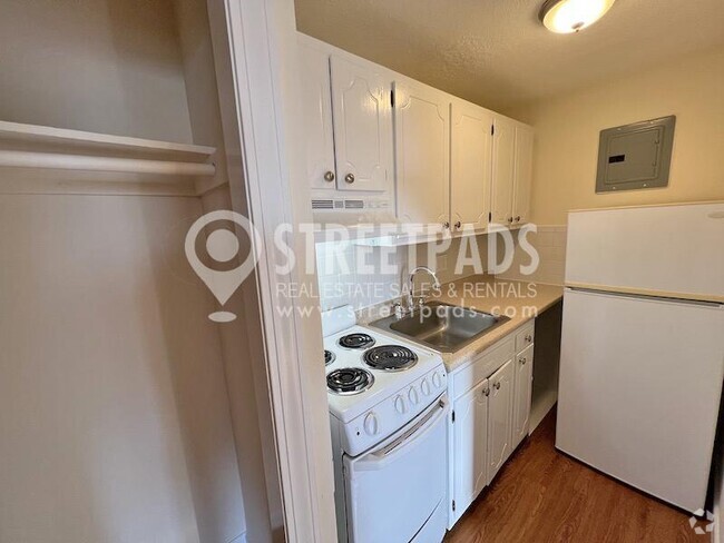 Building Photo - 1 bedroom in Boston MA 02135 Rental