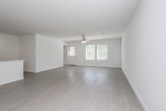 Photo - 16002 Tallis Dr