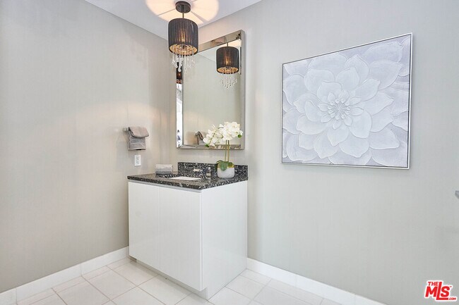 900 W Olympic Blvd Unit 37B