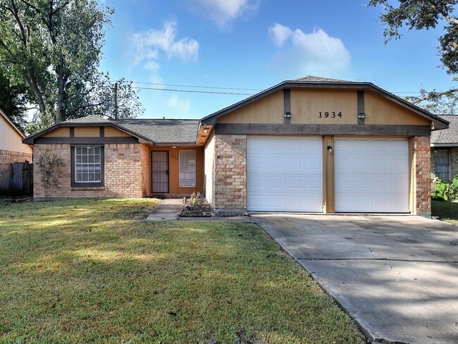 Photo - 1934 Feather Ridge Dr