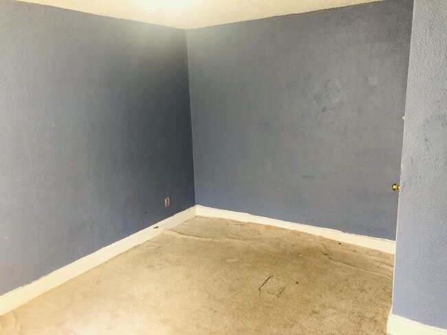 Photo - 2551 Calvin St