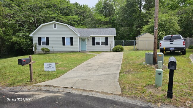 Building Photo - 912 Laurel Ln Rental