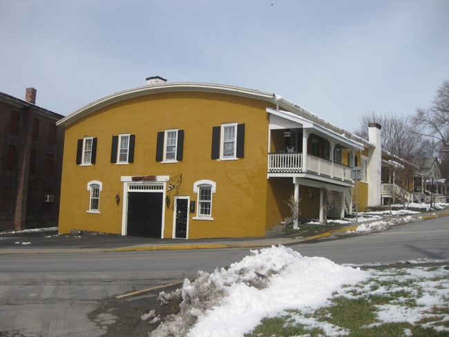 Photo - 166 Main St Unit 1