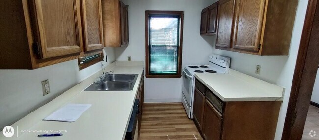 Building Photo - 269 Morse Rd Rental