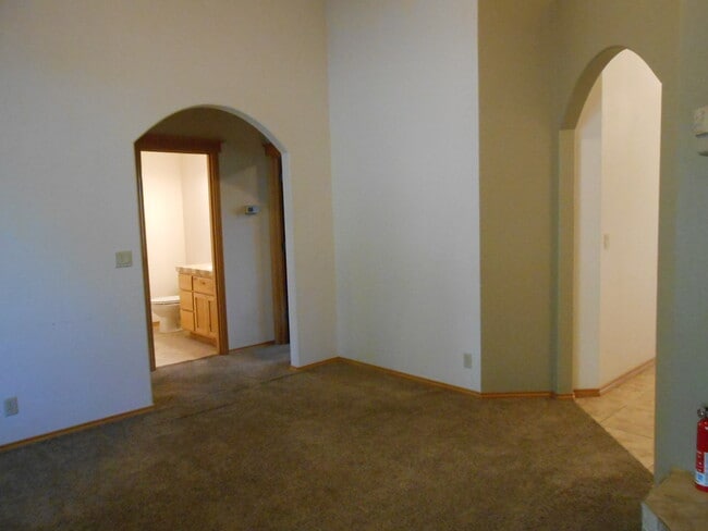 Photo - 1021 SW Crosscut Ct