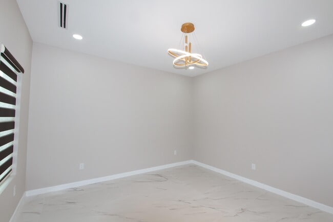 Photo - 2703 Harmony St