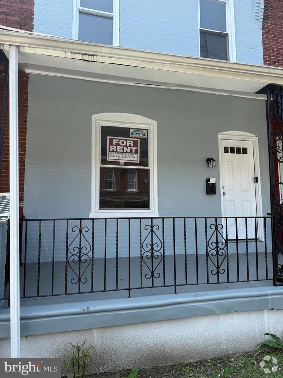 Building Photo - 5420 Delancey St Rental