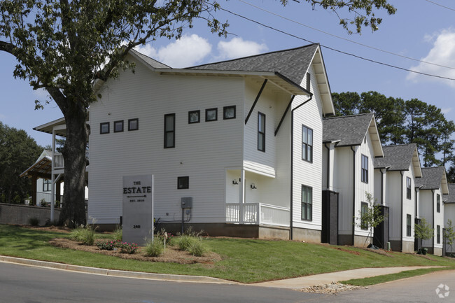 The District at Clemson | Student Housing - The District at Clemson | Student Housing Apartments