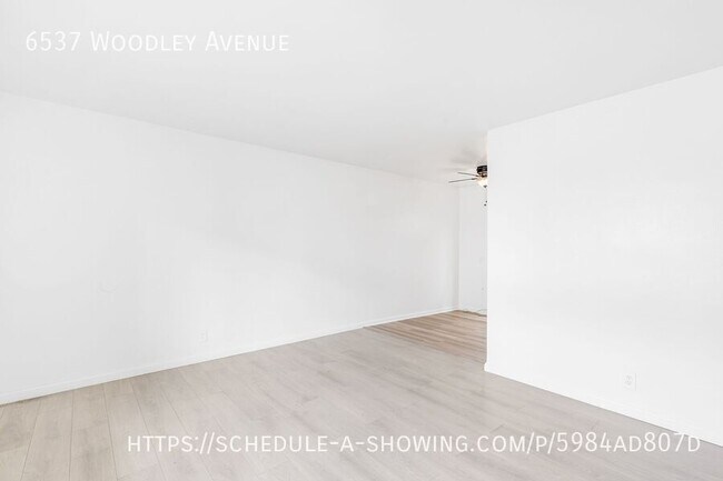 Photo - 6537 Woodley Ave