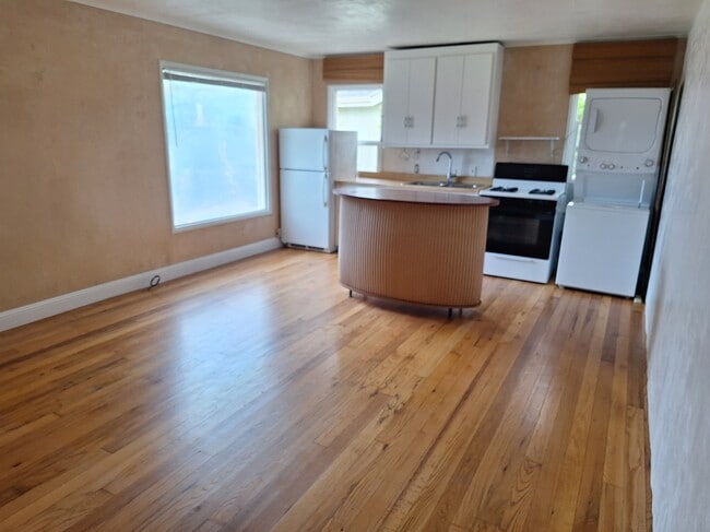 Photo - 633 Trevethan Ave Unidad Alley